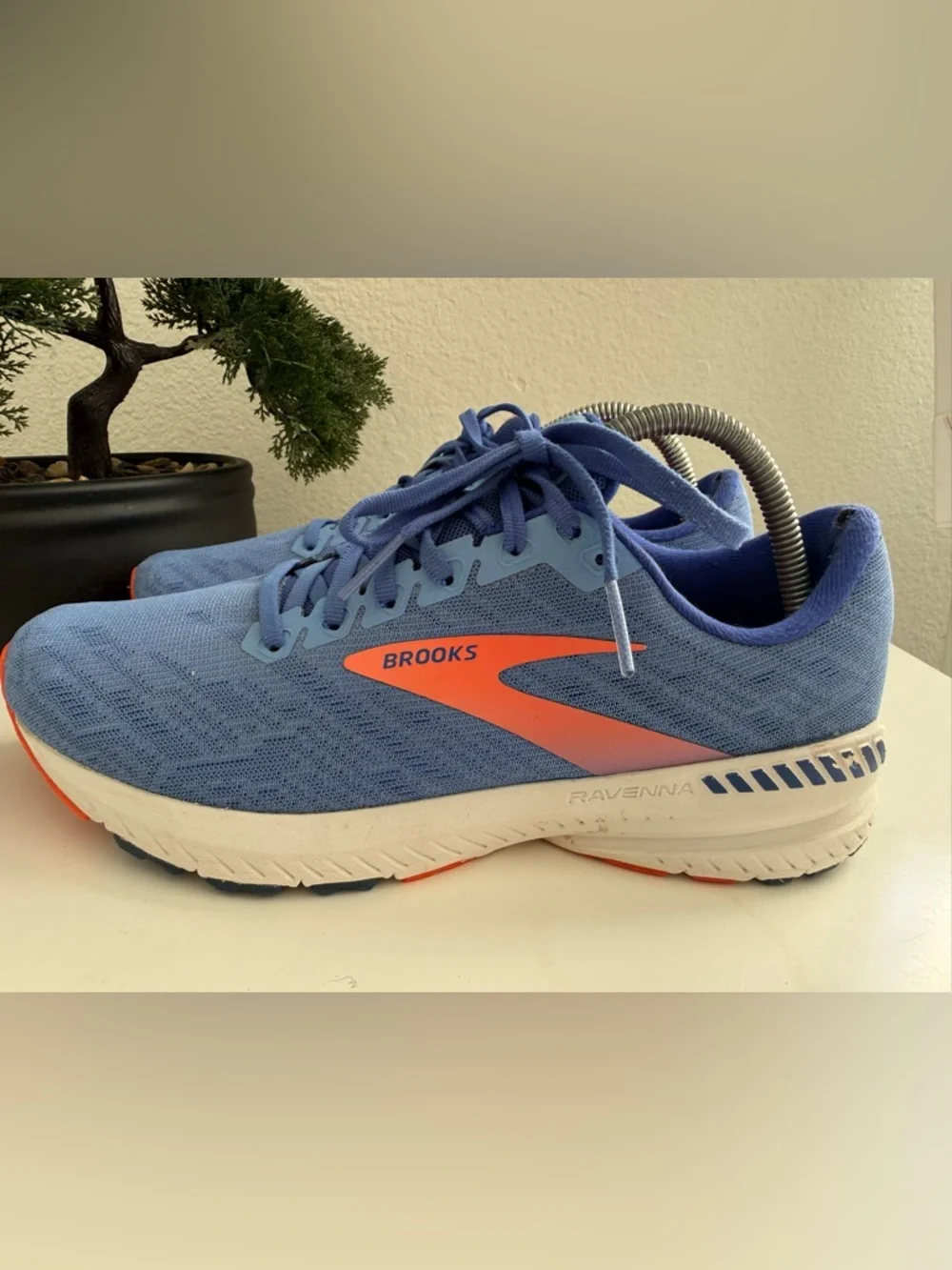 Brooks Ravenna 11 Running Shoes in Periwinkle Blue with Coral Logos - Picture 3 of 8